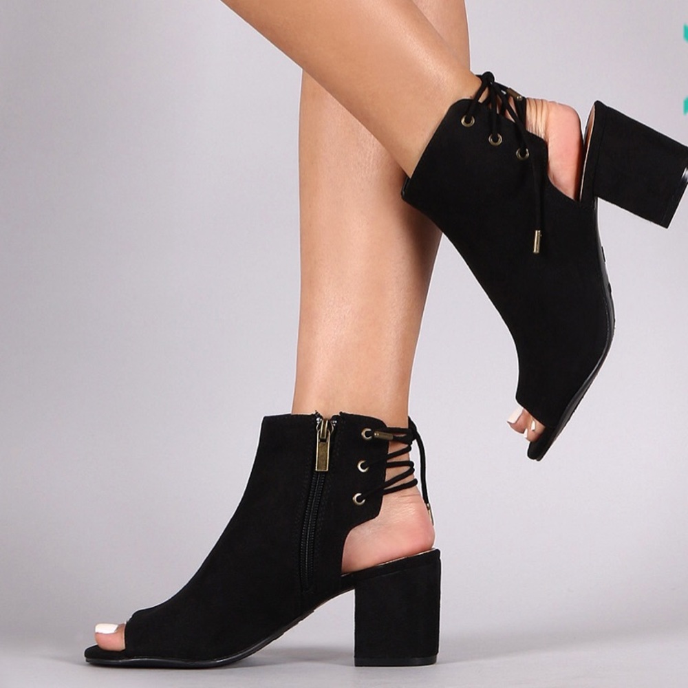 Black lace up chunky heel